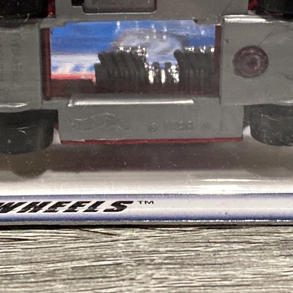 Hot Wheels | 1998 First Editions #40 of 40 Cars: Double Vision - 1:64 Scale - Picture 9 of 9